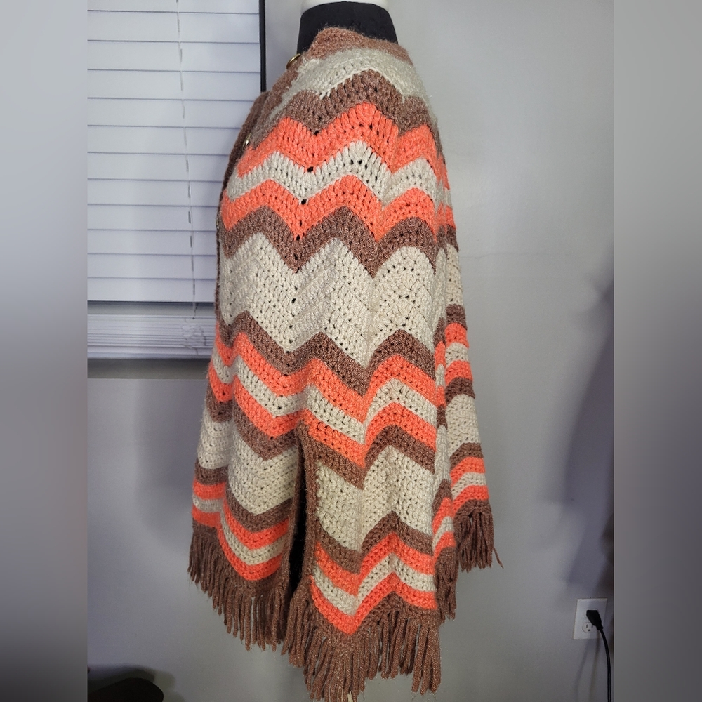 Vintage 1970s Chevron Knit Poncho - Picture 8 of 16